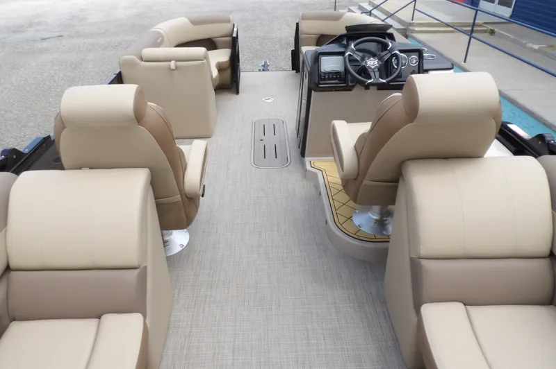 Slide: The Image of Veranda VR22RC 2025 - 17