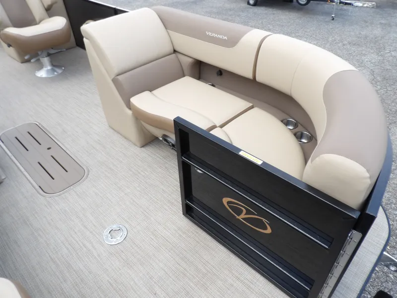 Slide: The Image of Veranda VR22RC 2025 - 5