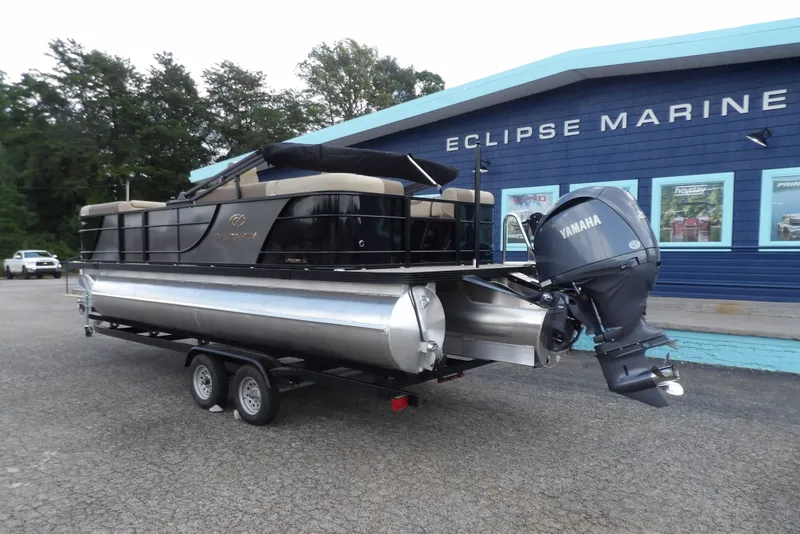 Slide: The Image of Veranda VR22RC 2025 - 9