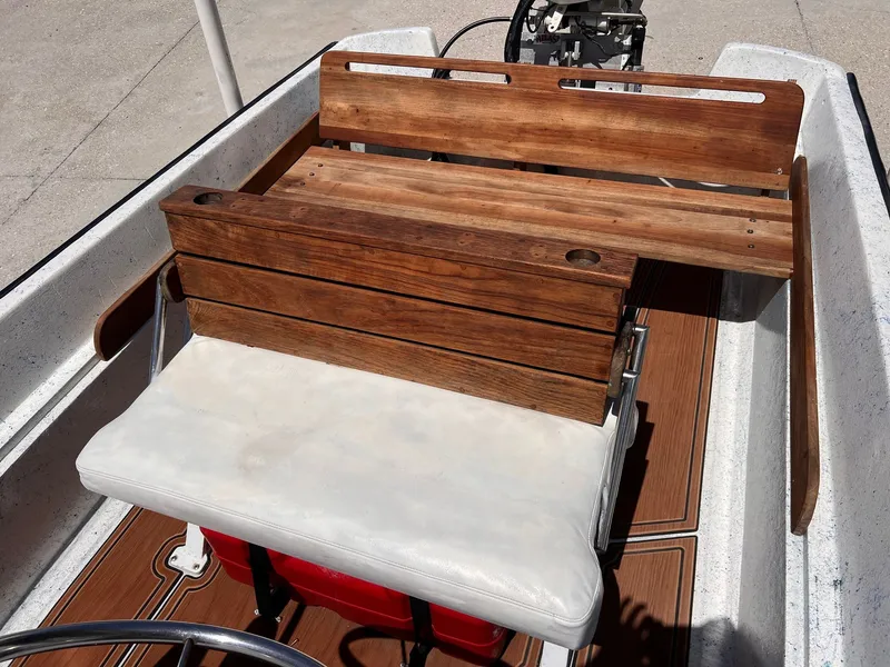 Slide: The Image of Boston Whaler Montauk 17 CC 1975 - 4