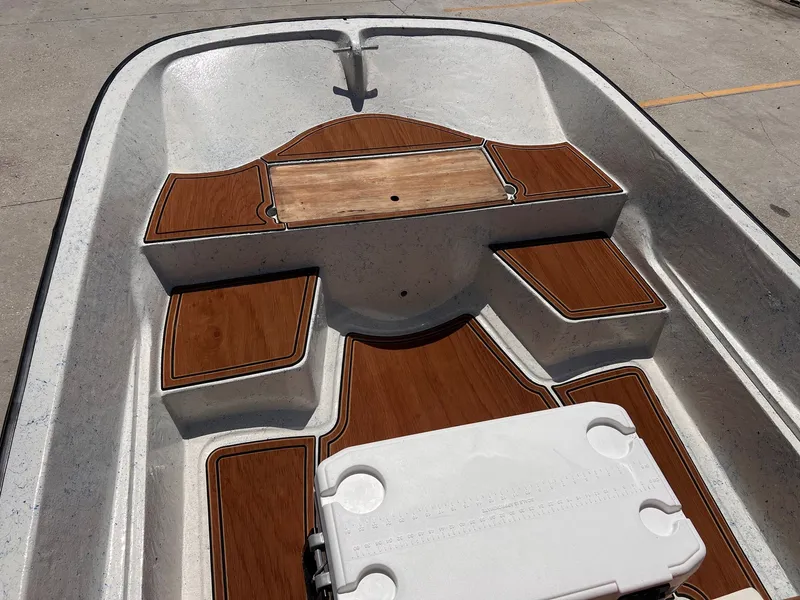 Slide: The Image of Boston Whaler Montauk 17 CC 1975 - 7