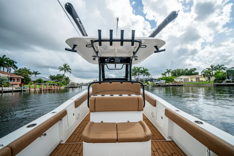 Slide: The Image of Sea Hunt Gamefish 30 Coffin Box 2022 - 24