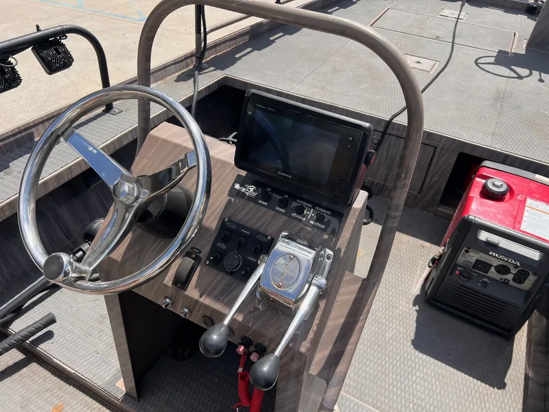 Slide: The Image of Gator-Tail 20x60 2014 - 8