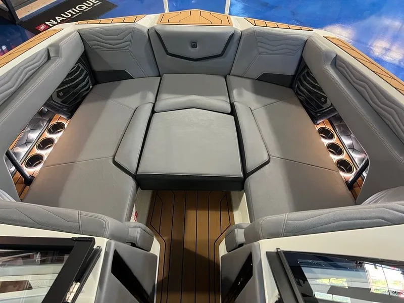 Slide: The Image of Nautique Super Air Nautique G23 2026 - 10