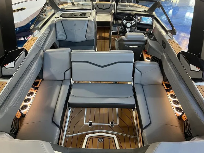 Slide: The Image of Nautique Super Air Nautique G23 2026 - 11