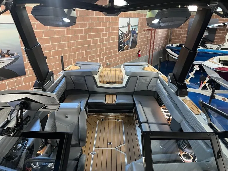 Slide: The Image of Nautique Super Air Nautique G23 2026 - 12