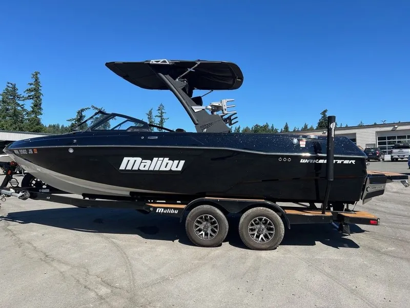 Slide: The Image of Malibu Wakesetter 23 LSV 2022 - 1