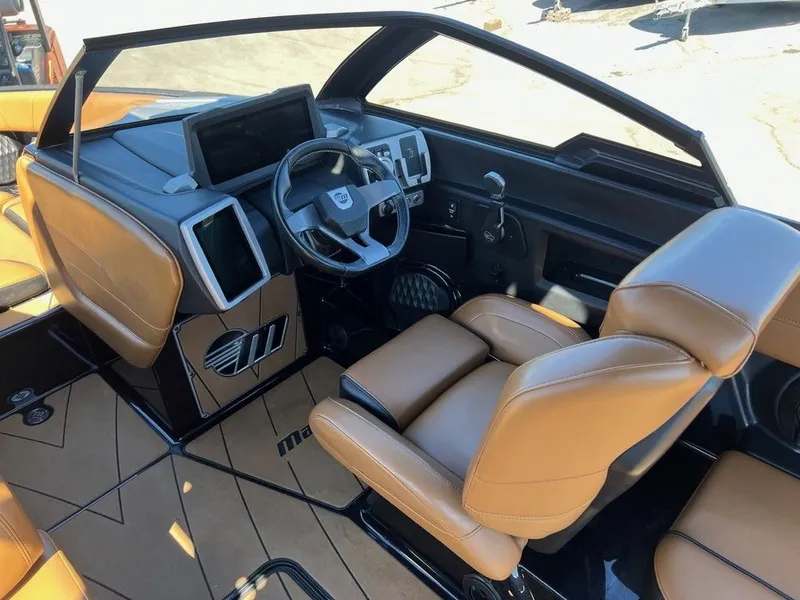 Slide: The Image of Malibu Wakesetter 23 LSV 2022 - 10