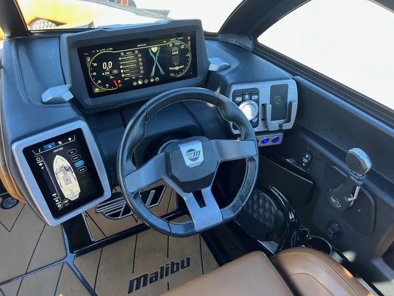 Slide: The Image of Malibu Wakesetter 23 LSV 2022 - 11