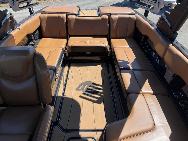 Slide: The Image of Malibu Wakesetter 23 LSV 2022 - 12