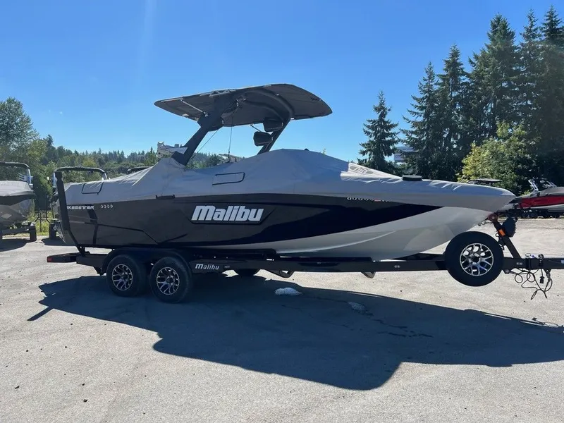 Slide: The Image of Malibu Wakesetter 23 LSV 2022 - 14