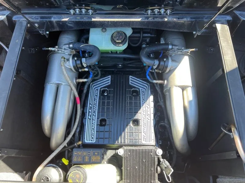 Slide: The Image of Malibu Wakesetter 23 LSV 2022 - 15