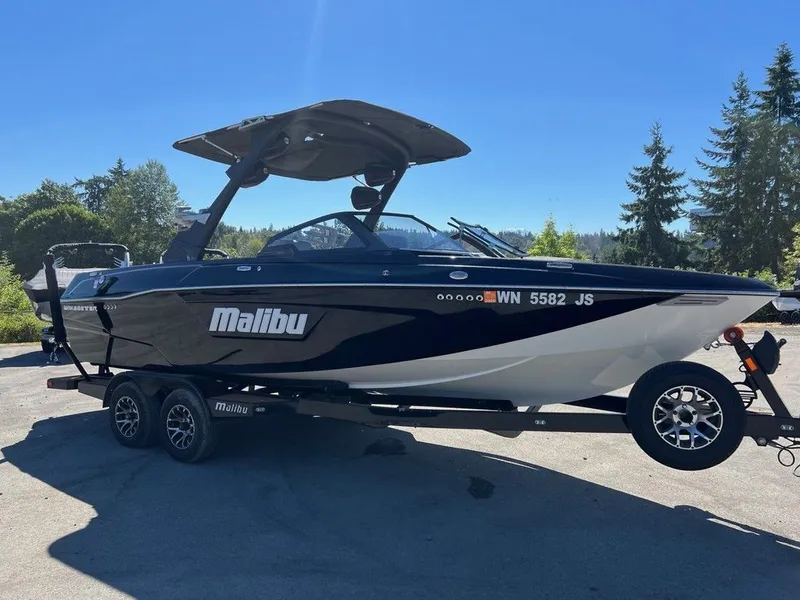 Slide: The Image of Malibu Wakesetter 23 LSV 2022 - 6