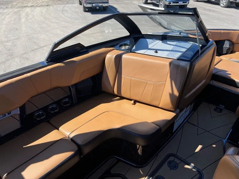 Slide: The Image of Malibu Wakesetter 23 LSV 2022 - 9