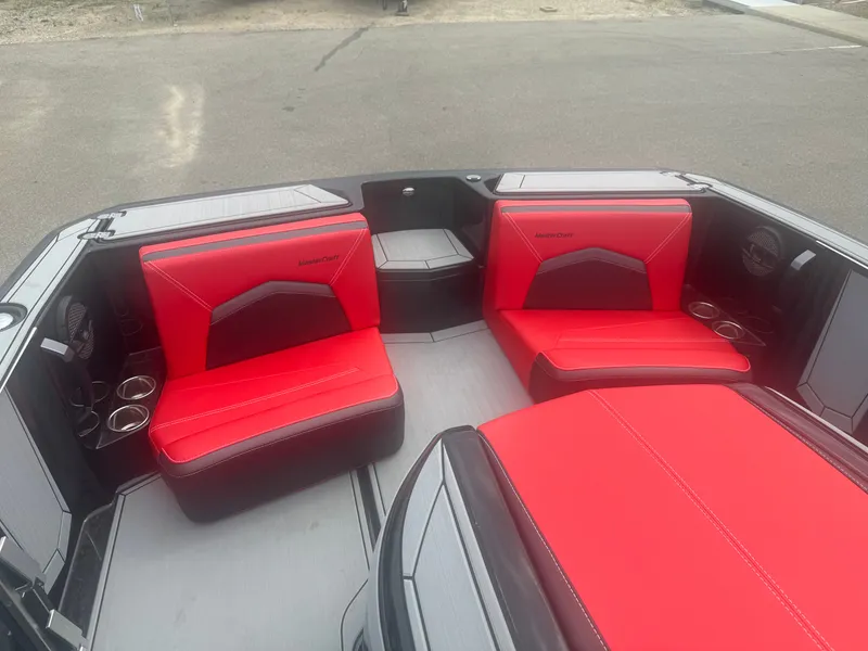 Slide: The Image of MasterCraft ProStar 2024 - 11