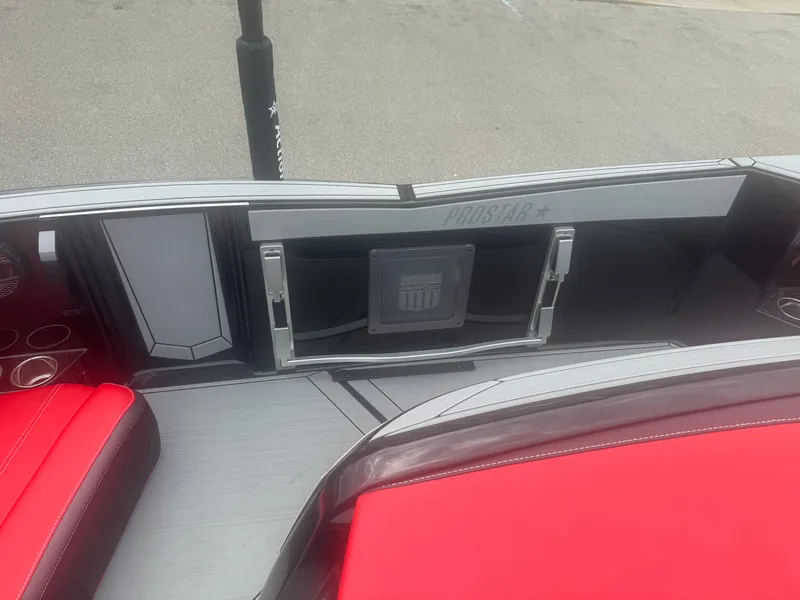 Slide: The Image of MasterCraft ProStar 2024 - 15