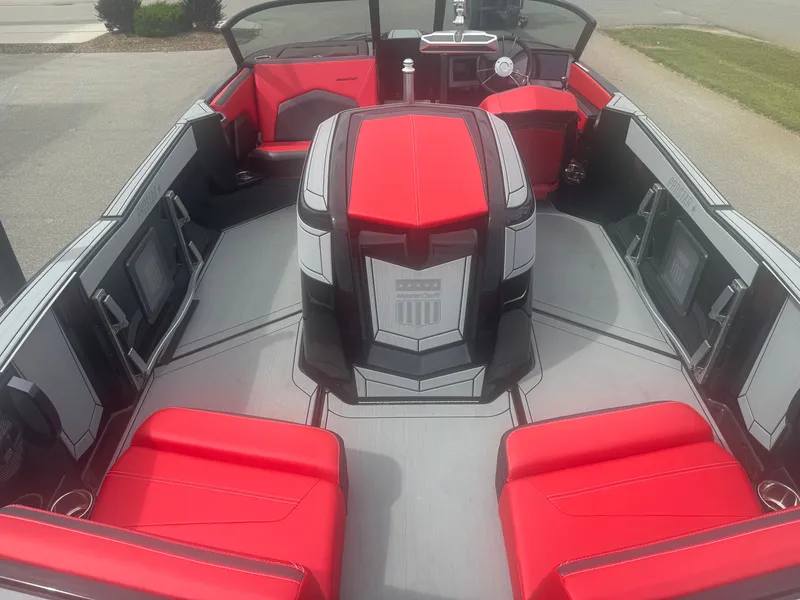 Slide: The Image of MasterCraft ProStar 2024 - 8