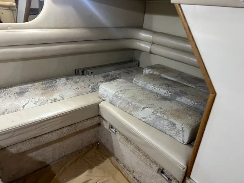 Slide: The Image of Sea Ray Sundancer 330 1995 - 14