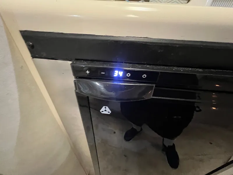 Slide: The Image of Sea Ray Sundancer 330 1995 - 19