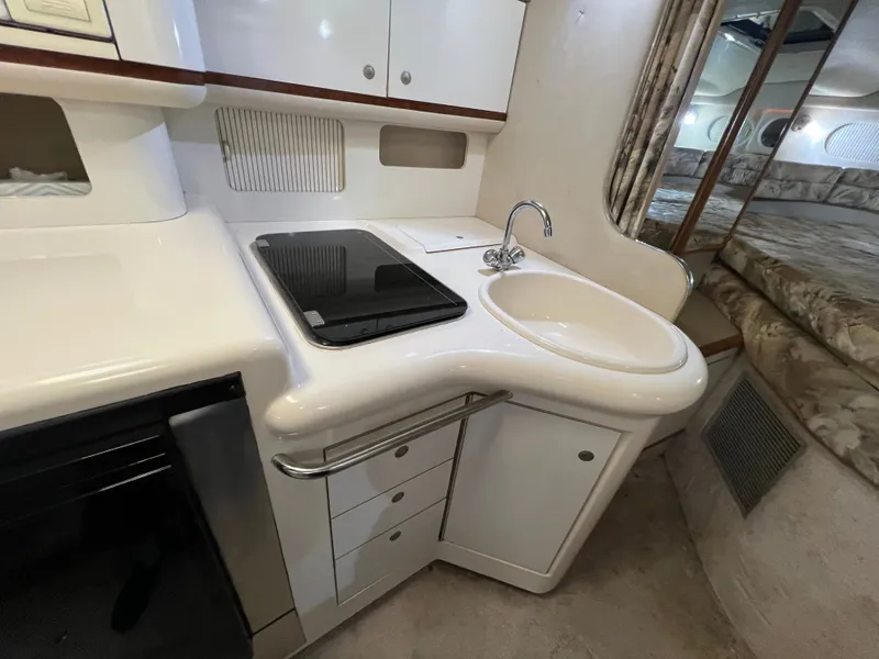 Slide: The Image of Sea Ray Sundancer 330 1995 - 21