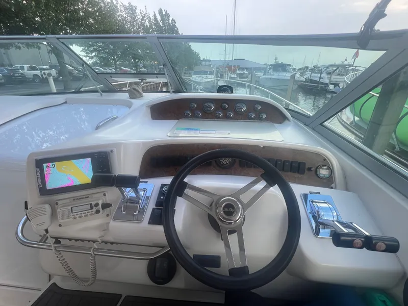 Slide: The Image of Sea Ray Sundancer 330 1995 - 5