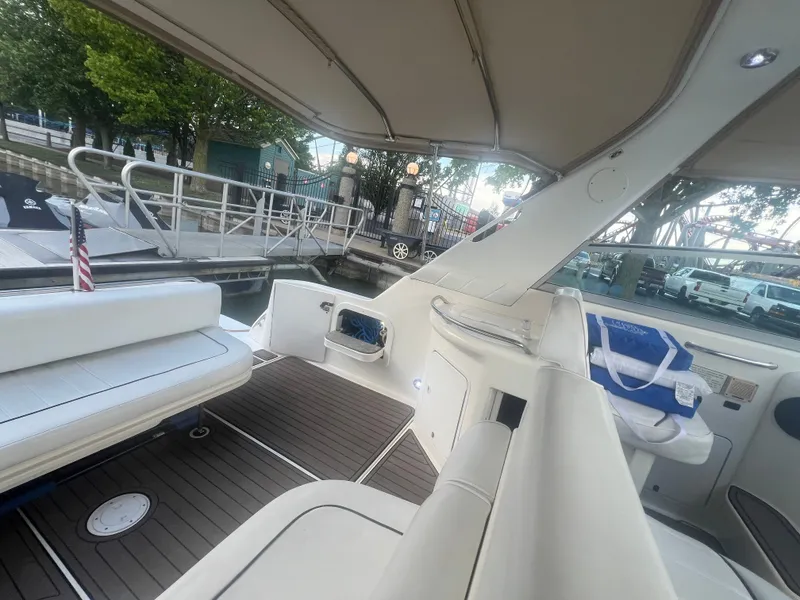 Slide: The Image of Sea Ray Sundancer 330 1995 - 7
