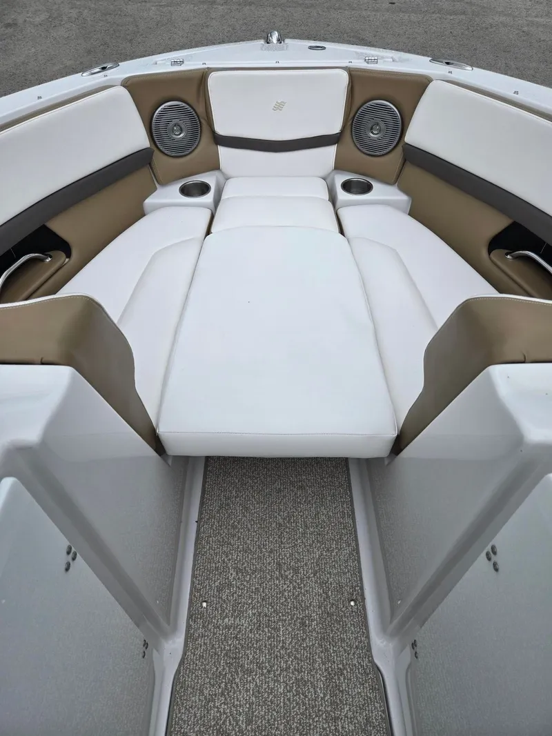 Slide: The Image of Four Winns 210 2016 - 13