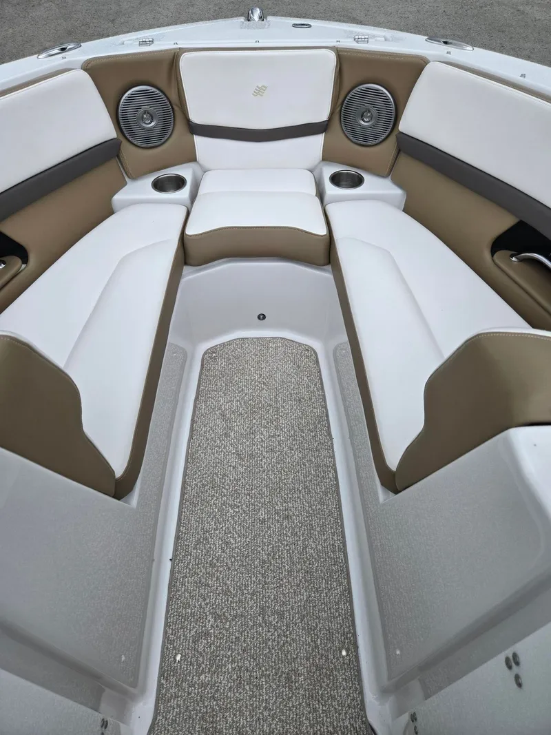 Slide: The Image of Four Winns 210 2016 - 14