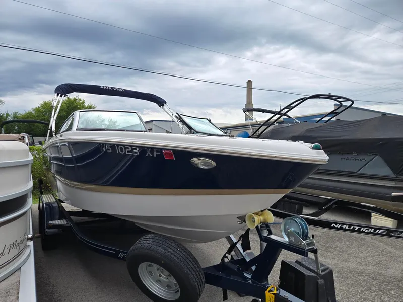 Slide: The Image of Four Winns 210 2016 - 2