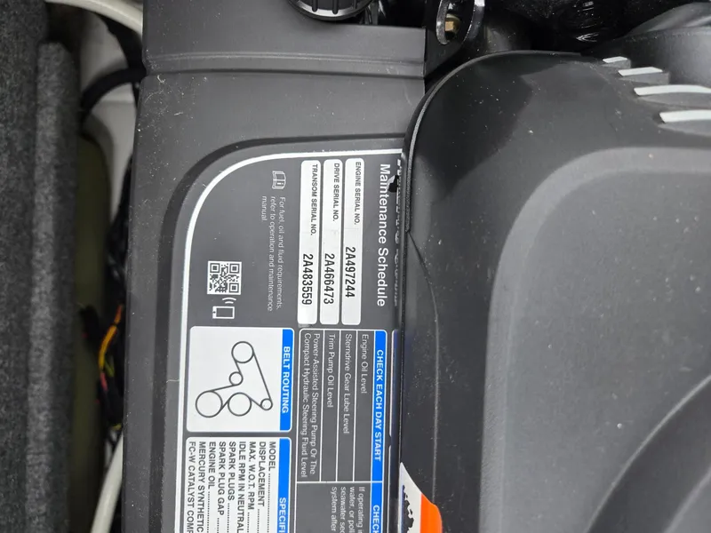 Slide: The Image of Four Winns 210 2016 - 24