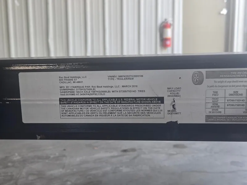 Slide: The Image of Four Winns 210 2016 - 25