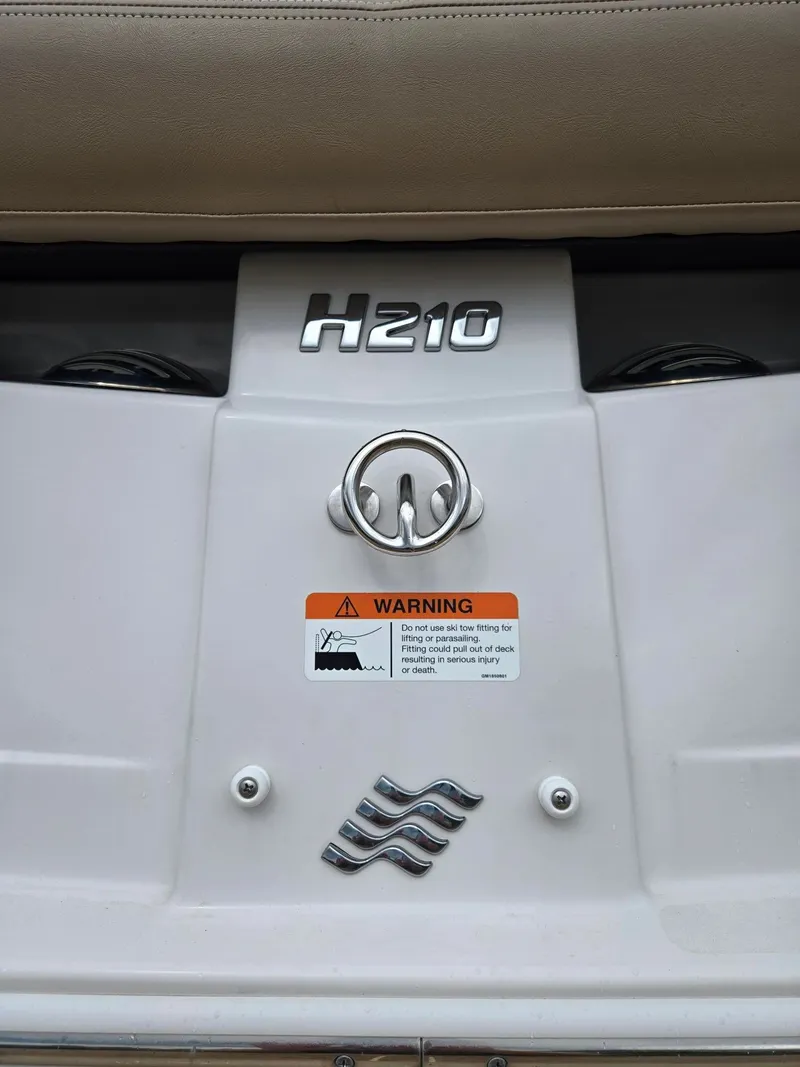 Slide: The Image of Four Winns 210 2016 - 6