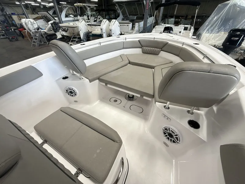 Slide: The Image of Sportsman Heritage 261 Center Console 2026 - 15