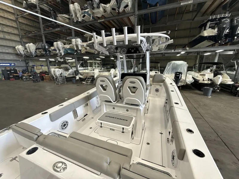 Slide: The Image of Sportsman Heritage 261 Center Console 2026 - 17