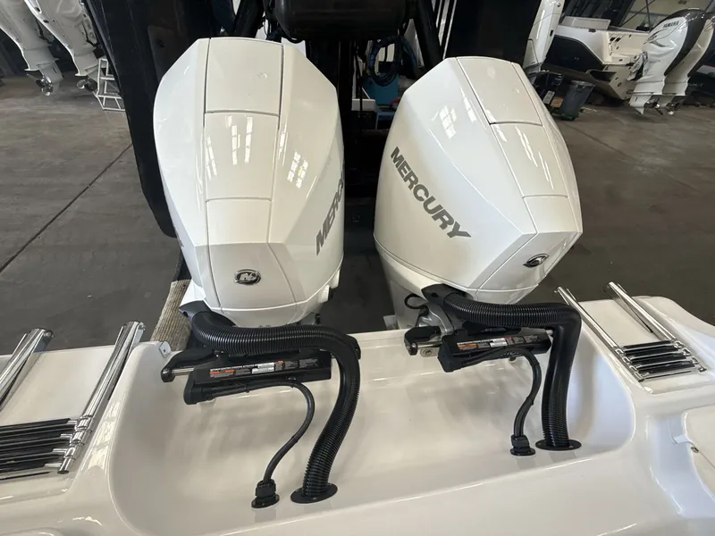 Slide: The Image of Sportsman Heritage 261 Center Console 2026 - 20