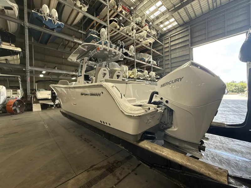 Slide: The Image of Sportsman Heritage 261 Center Console 2026 - 6