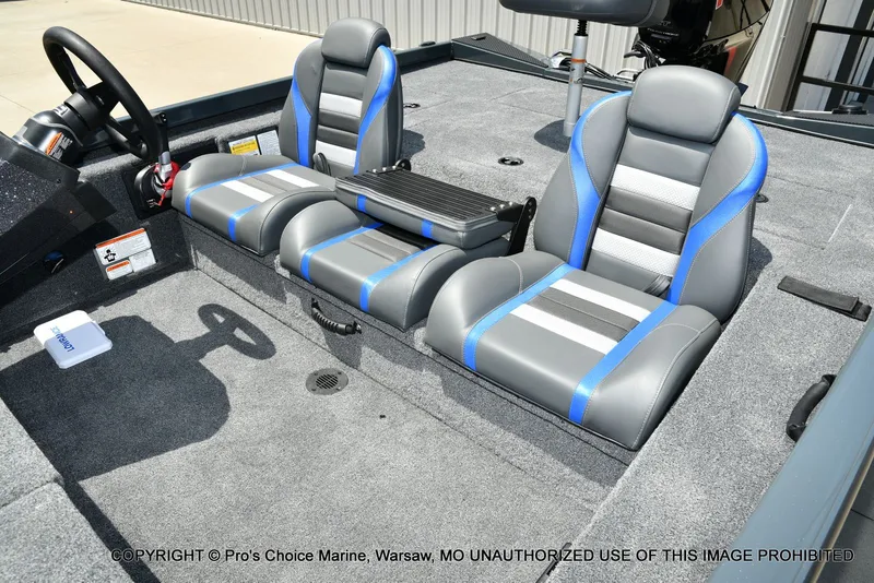 Slide: The Image of Ranger RT188 w/115HP Mercury Pro-XS 2026 - 14