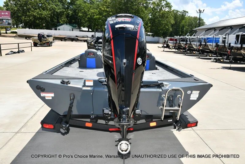 Slide: The Image of Ranger RT188 w/115HP Mercury Pro-XS 2026 - 19