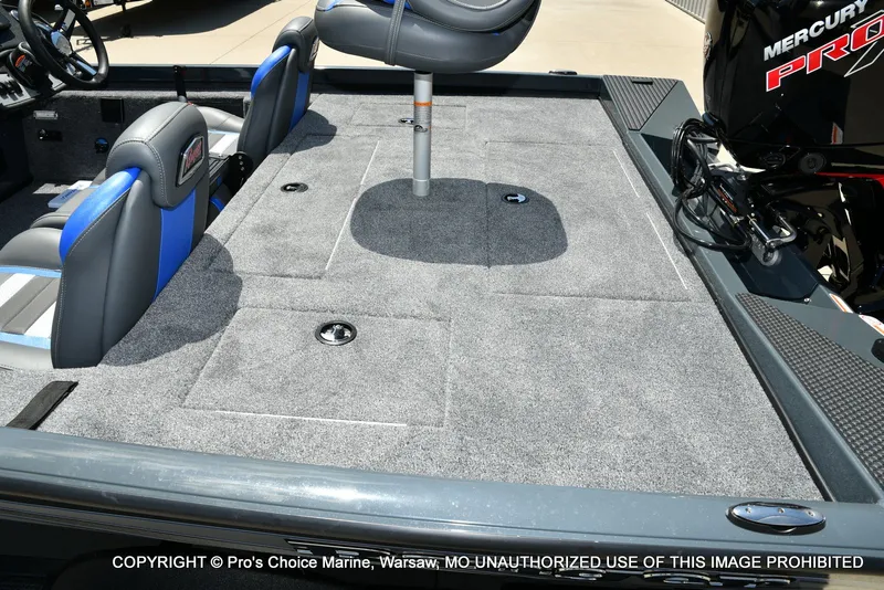 Slide: The Image of Ranger RT188 w/115HP Mercury Pro-XS 2026 - 33