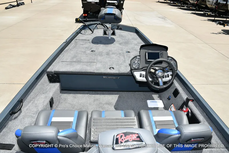 Slide: The Image of Ranger RT188 w/115HP Mercury Pro-XS 2026 - 34