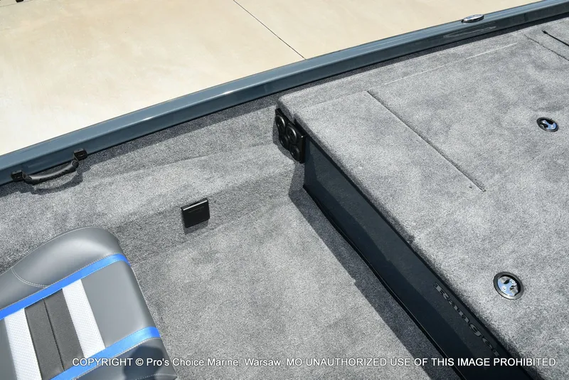 Slide: The Image of Ranger RT188 w/115HP Mercury Pro-XS 2026 - 40