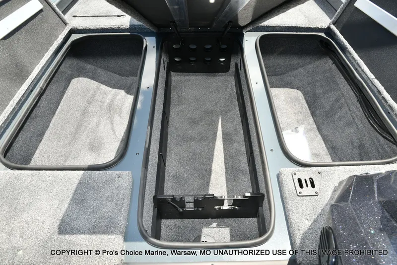 Slide: The Image of Ranger RT188 w/115HP Mercury Pro-XS 2026 - 50