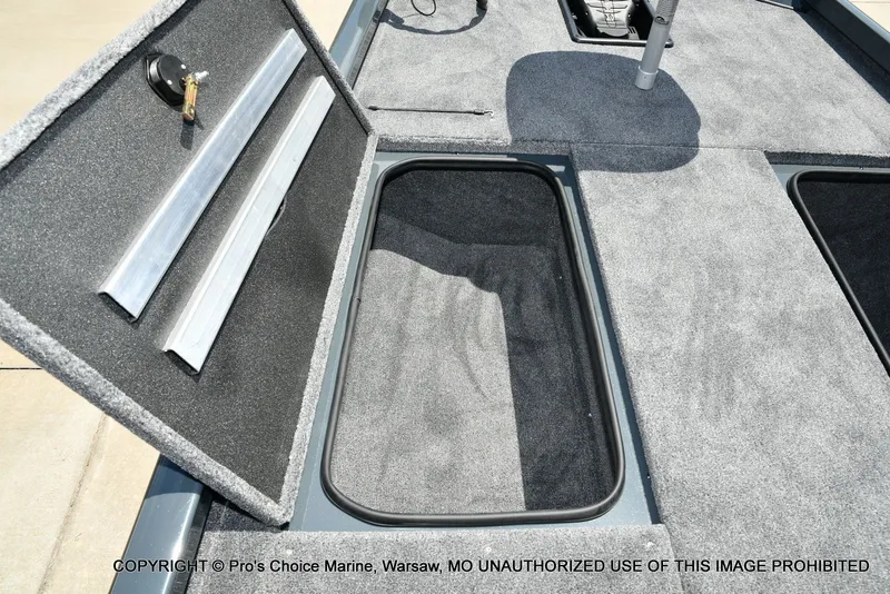 Slide: The Image of Ranger RT188 w/115HP Mercury Pro-XS 2026 - 53