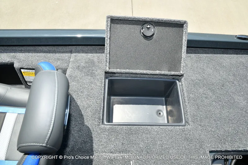 Slide: The Image of Ranger RT188 w/115HP Mercury Pro-XS 2026 - 61