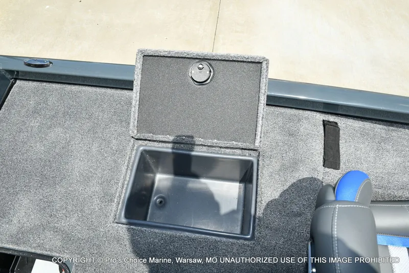 Slide: The Image of Ranger RT188 w/115HP Mercury Pro-XS 2026 - 62