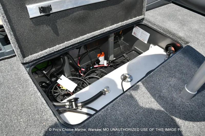 Slide: The Image of Ranger RT188 w/115HP Mercury Pro-XS 2026 - 63