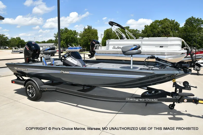 Slide: The Image of Ranger RT188 w/115HP Mercury Pro-XS 2026 - 70