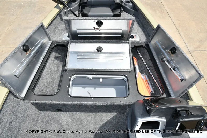 Slide: The Image of Tracker Pro Team 175 Crappie Edition 2026 - 11