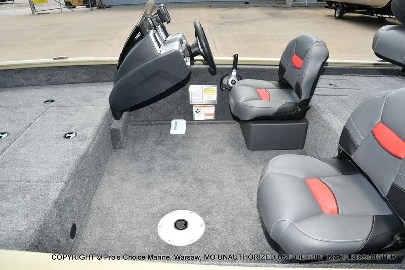 Slide: The Image of Tracker Pro Team 175 Crappie Edition 2026 - 14