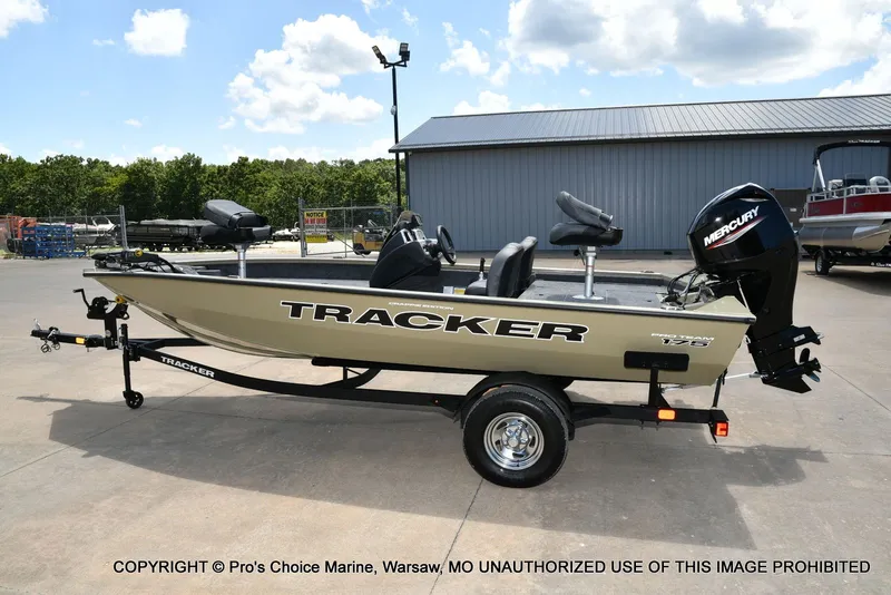 Slide: The Image of Tracker Pro Team 175 Crappie Edition 2026 - 22